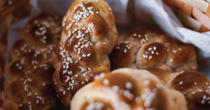 A basket of Challas