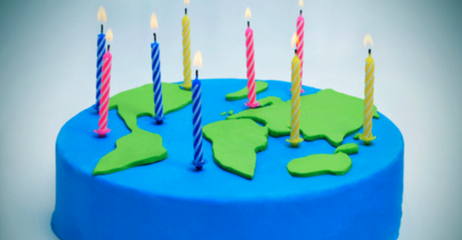 Cake with world