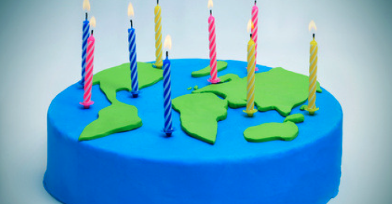 Cake with world