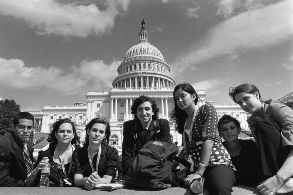 Civil Discourse Curriculum - Students on steps of the US Capitol