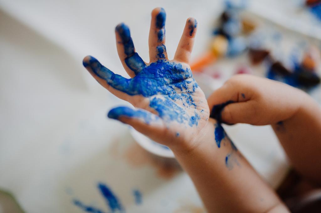 blue hand