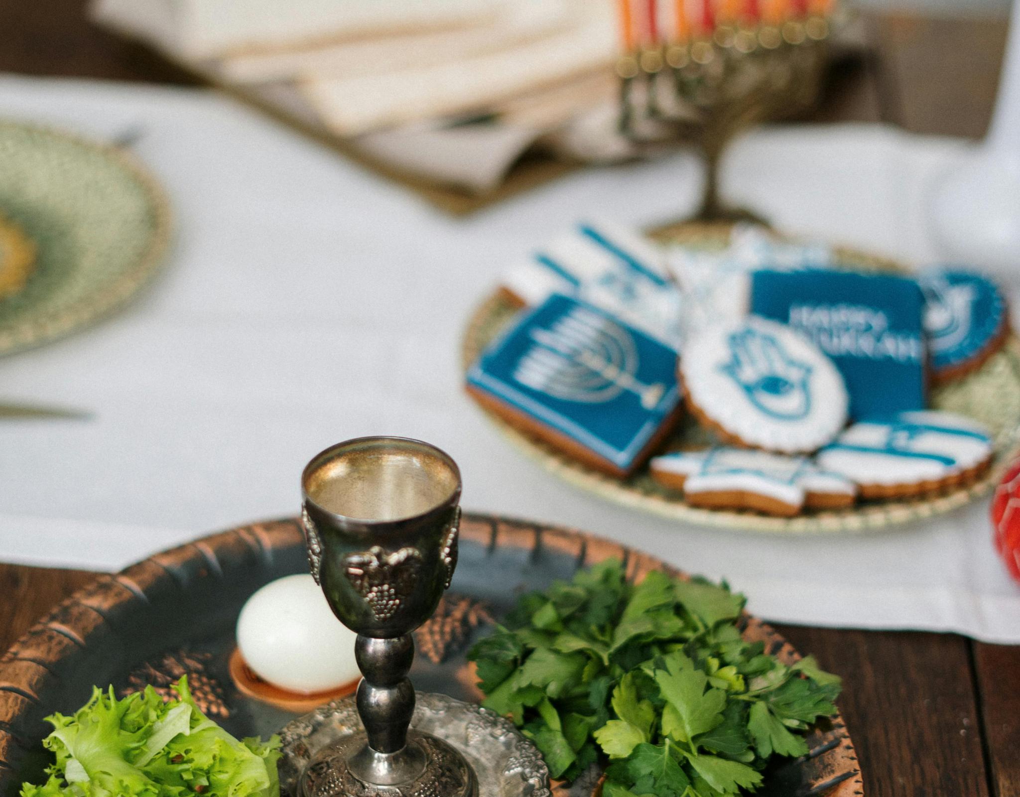 Jewish holiday table