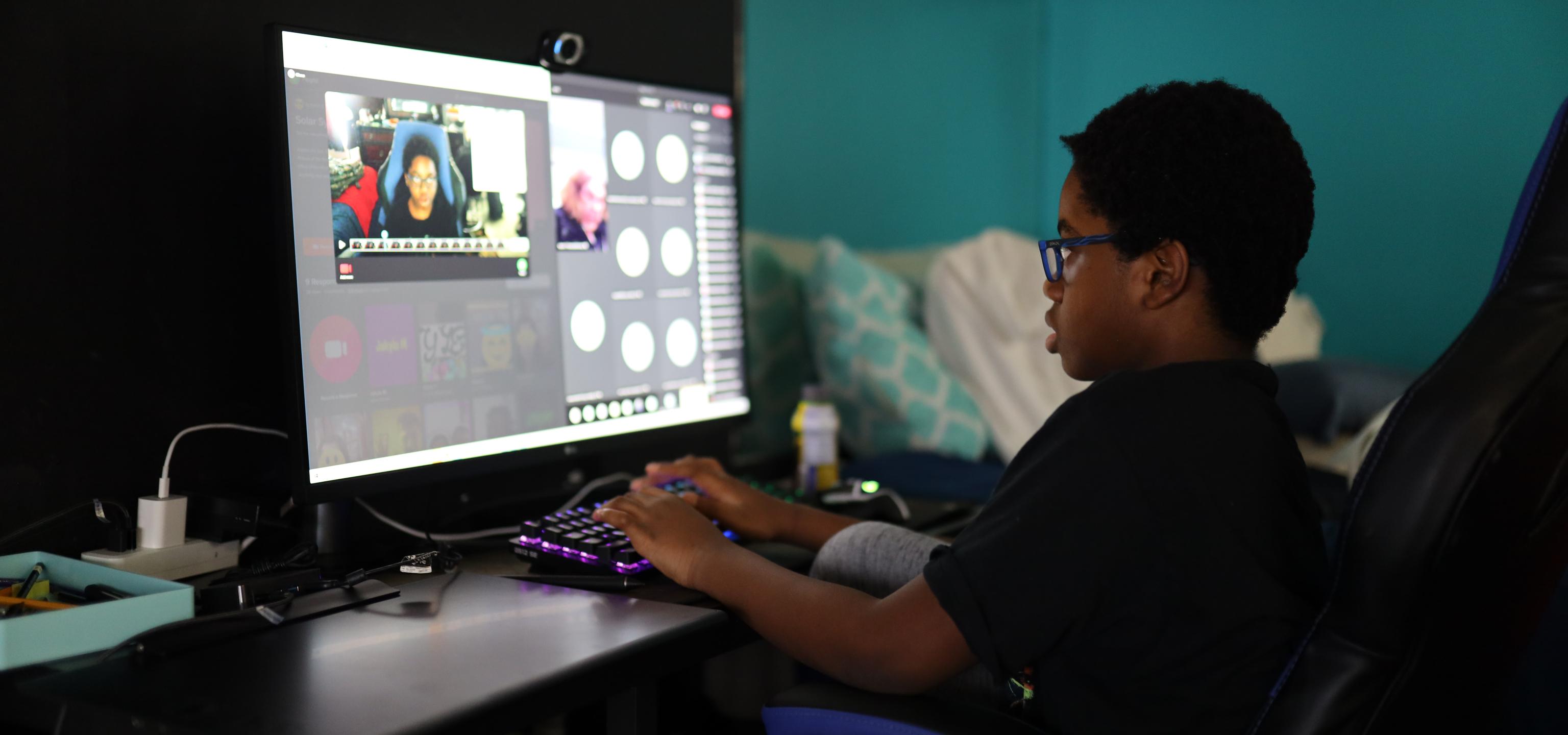 Student learning virtually