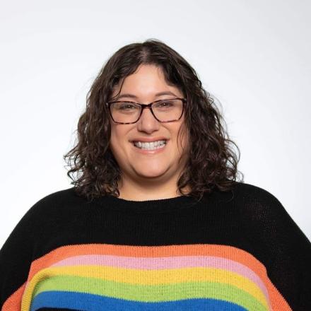 Julie Wohl headshot